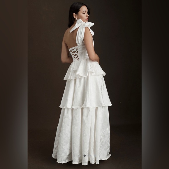 V. Chapman Grace Gown- SOLD OUT ONLINE - Picture 3 of 9